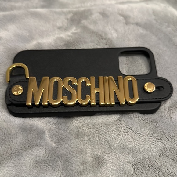 Moschino phone case - Picture 3 of 3